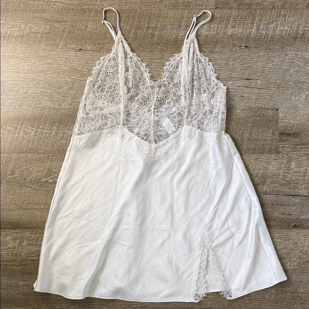 Victoria's Secret Lace Top Satin White Slip Size Medium
